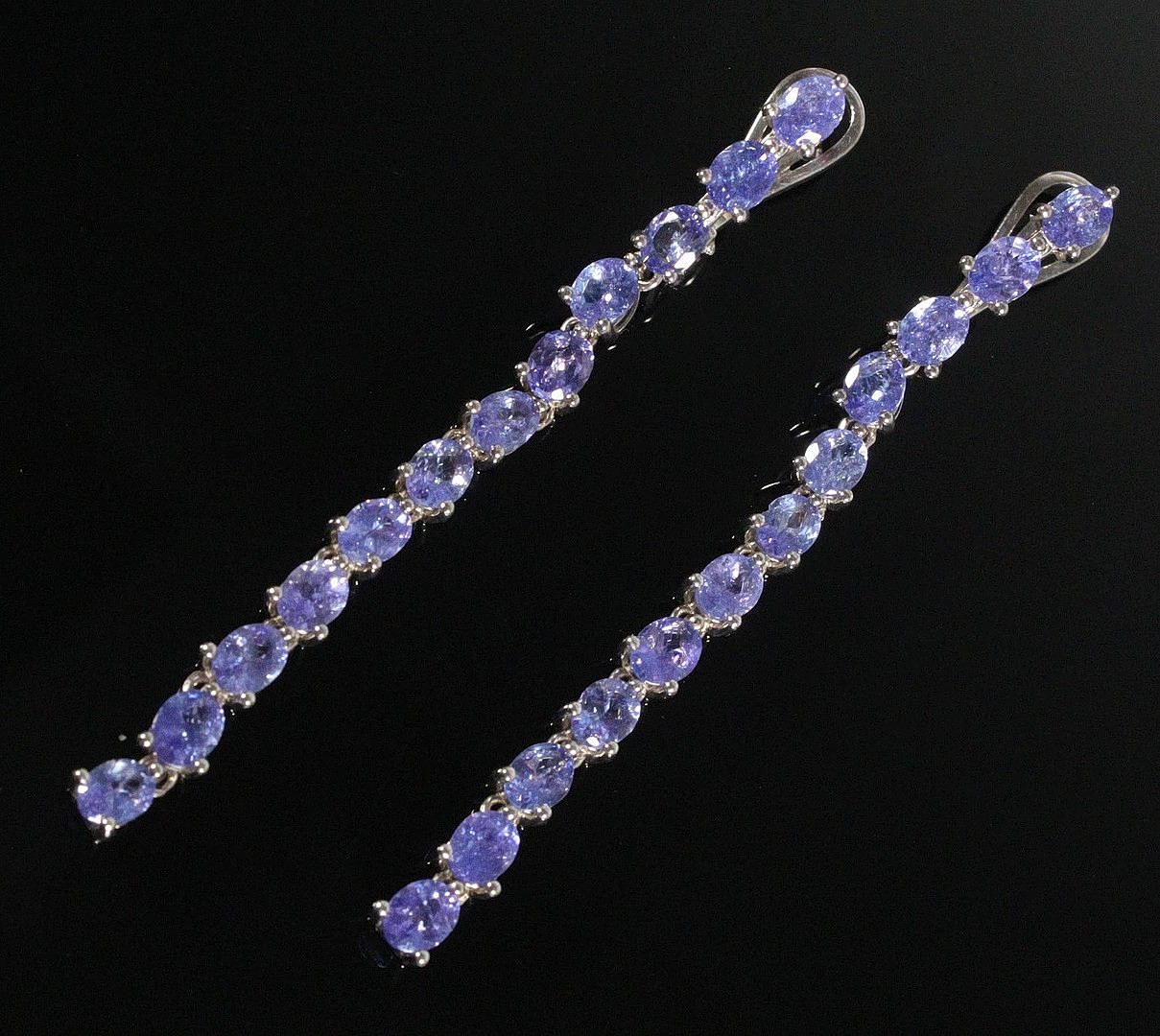 Long tanzanite drop earrings in 925 silver.