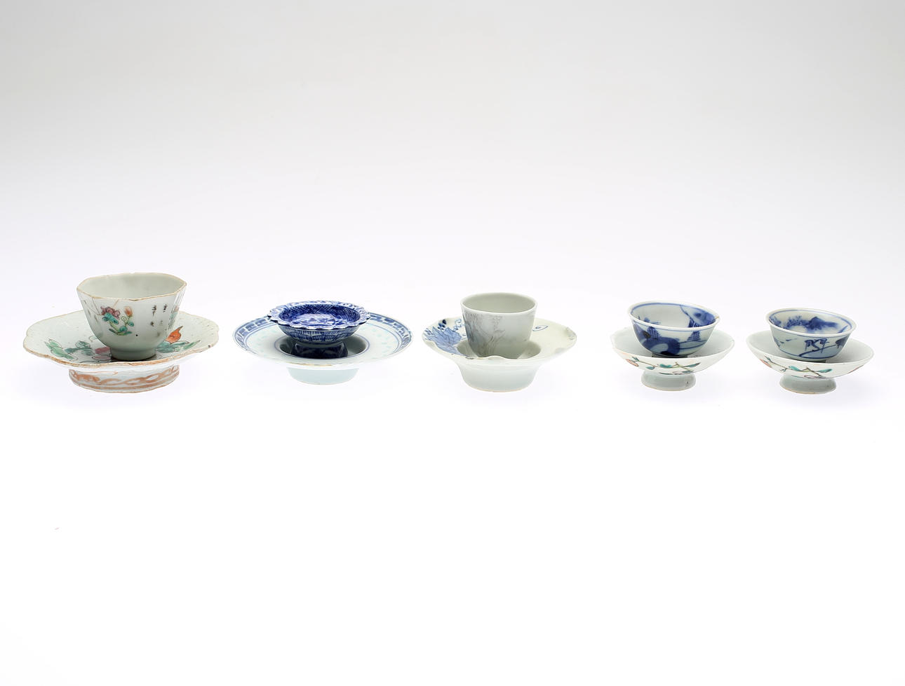 SKÅLAR, 4 st, OCH SKÅLFAT, 6 st, porslin, Kina, 1900-tal.