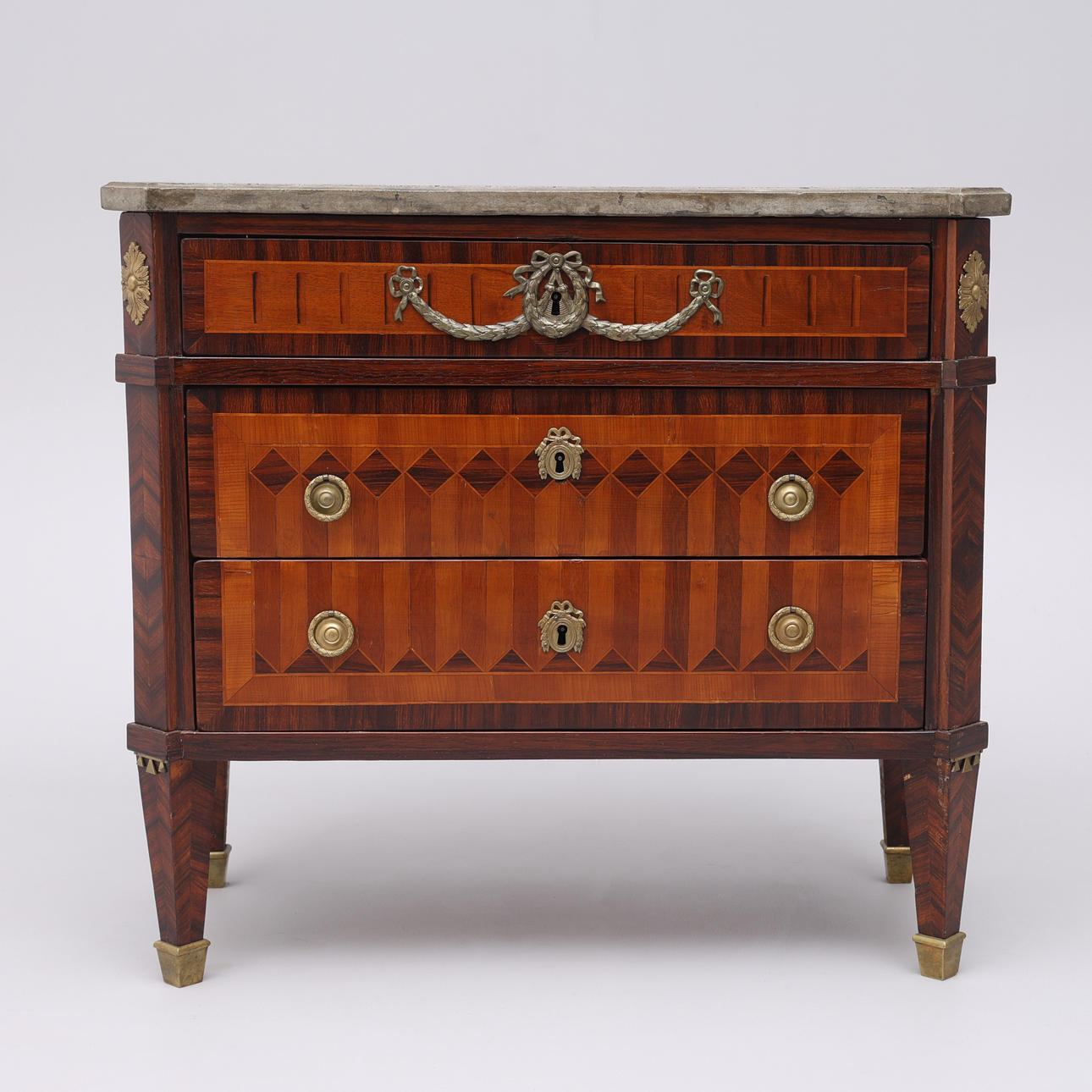 BYRÅ, GUSTAVIANSK, OMKRING 1780-TALET.