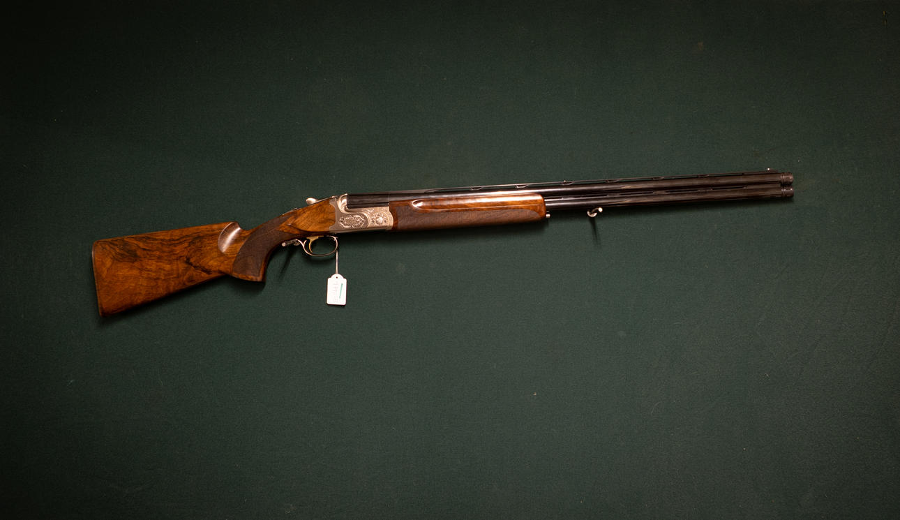 Stay at Caesar Guerini Summit. 12/76 Ref. No. 154555.