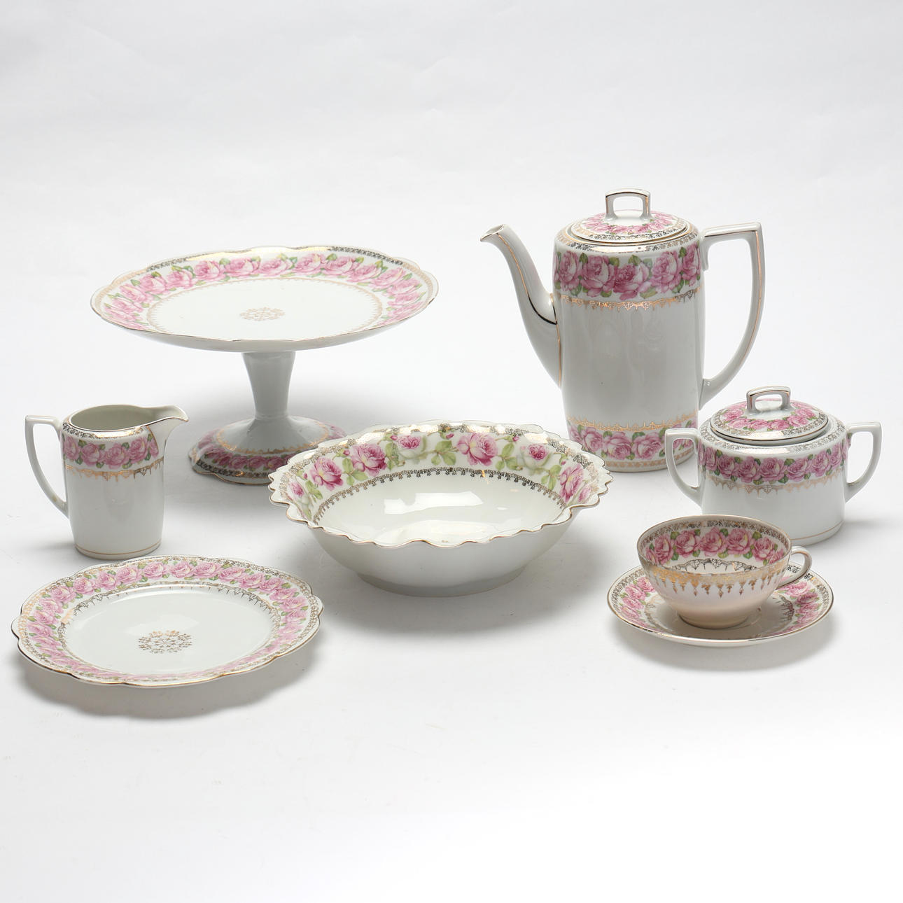A 58-piece porcelain coffee set, MZ Altrohlau CMR, Czechoslovakia