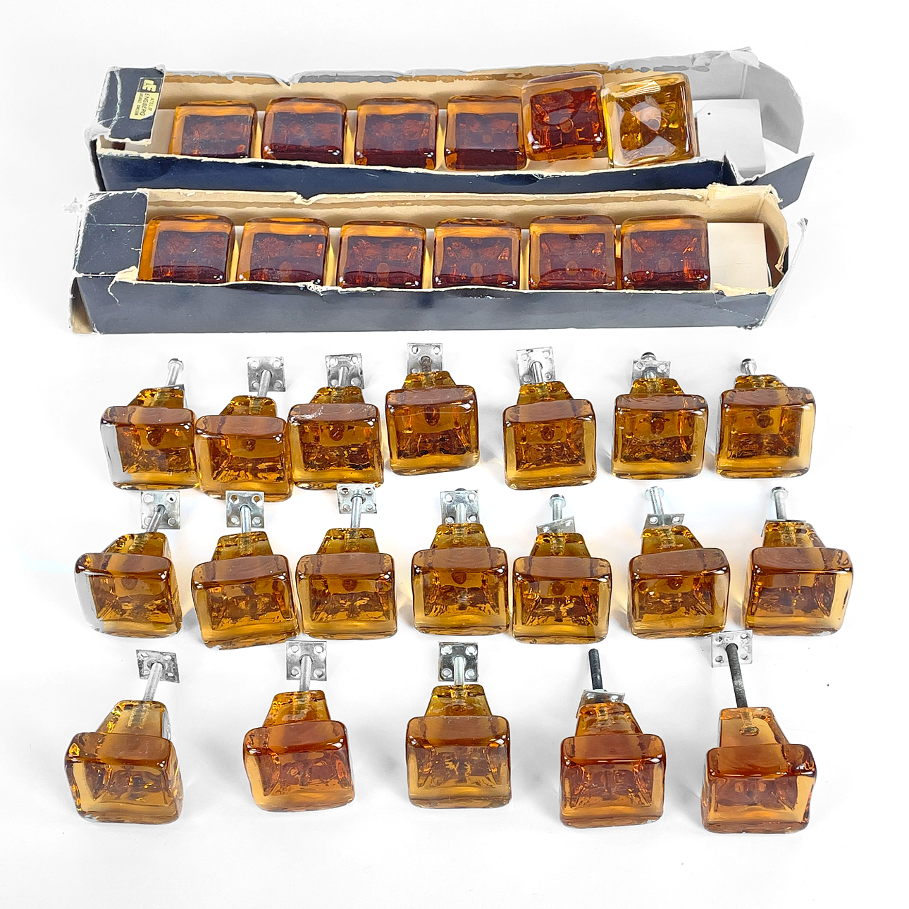 PULL KNOBS, 31 pcs. Glass, Ateljé Engberg, Urshult, 1970s.