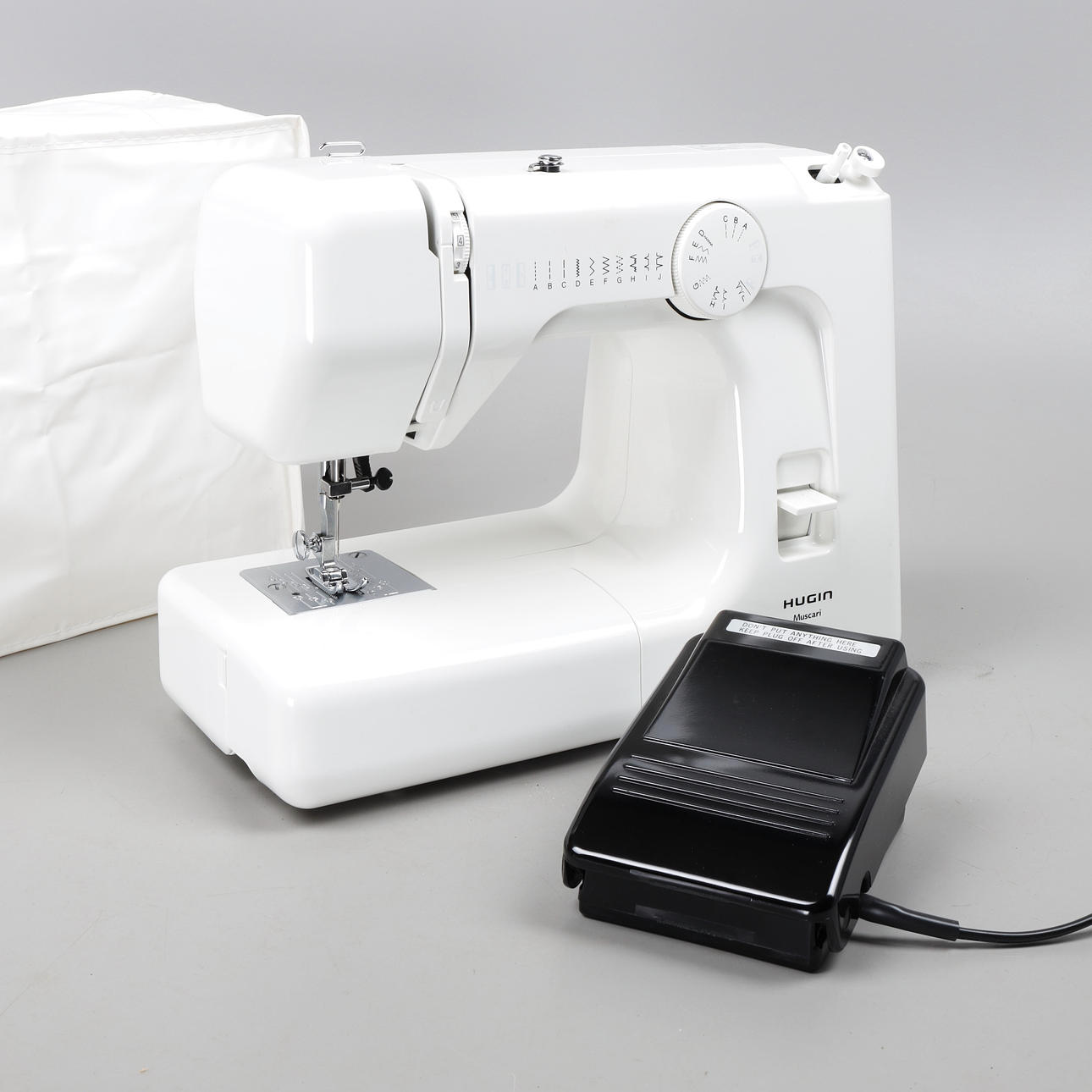 SEWING MACHINE, “Muscari”, Hugin.