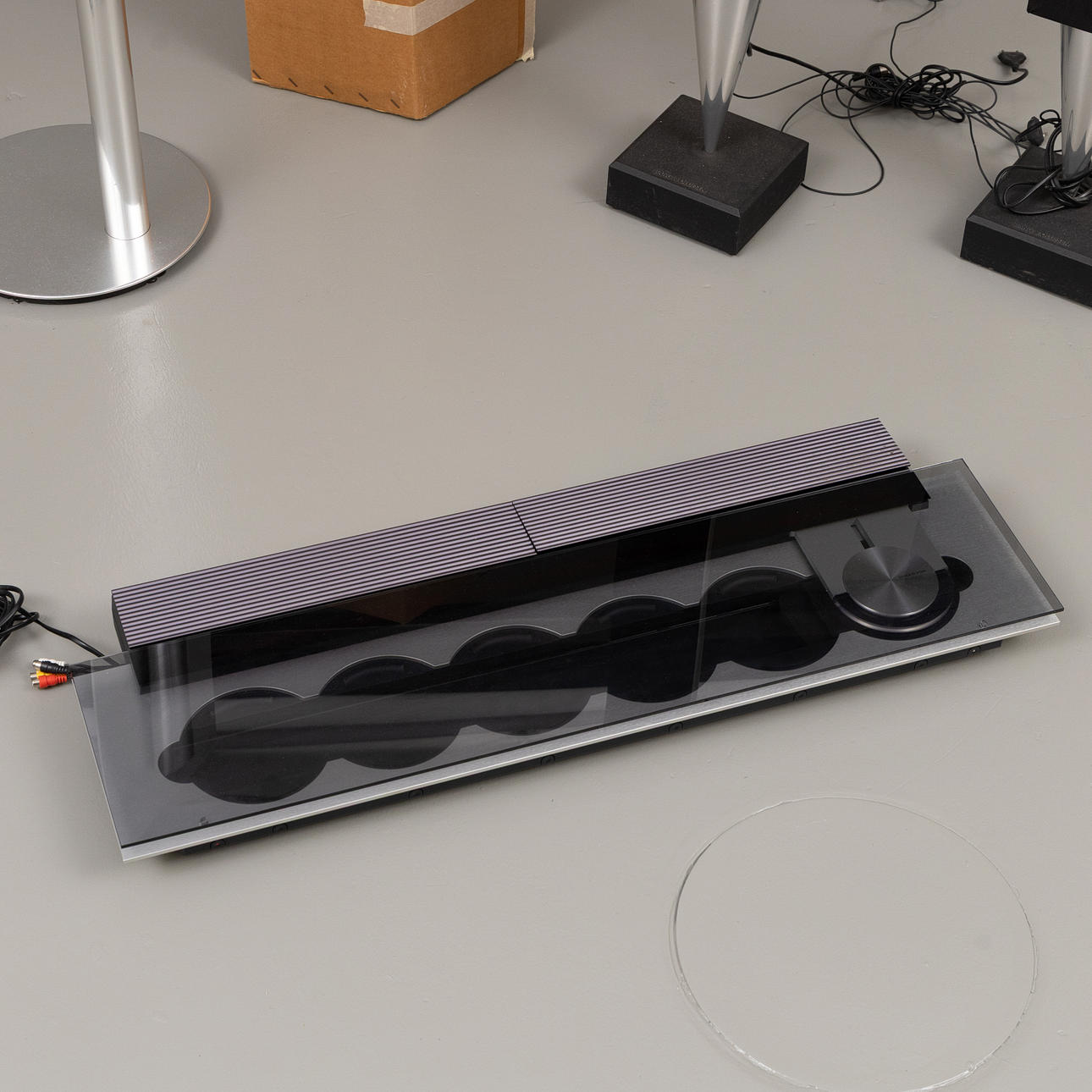 STEREO SYSTEM BANG&OLUFSEN BEOSOUND 9000 AND SPEAKER BEOLAB 8000