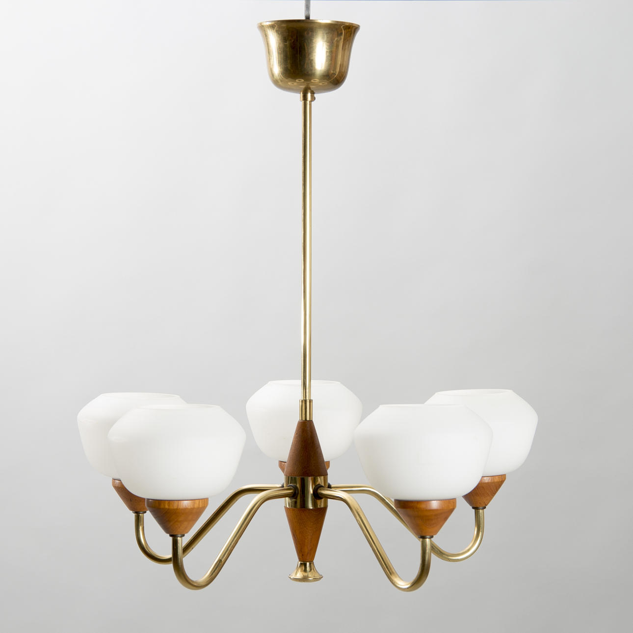 TAKARMATUR, 5-armad, teak/mässing, 1900-talets mitt.