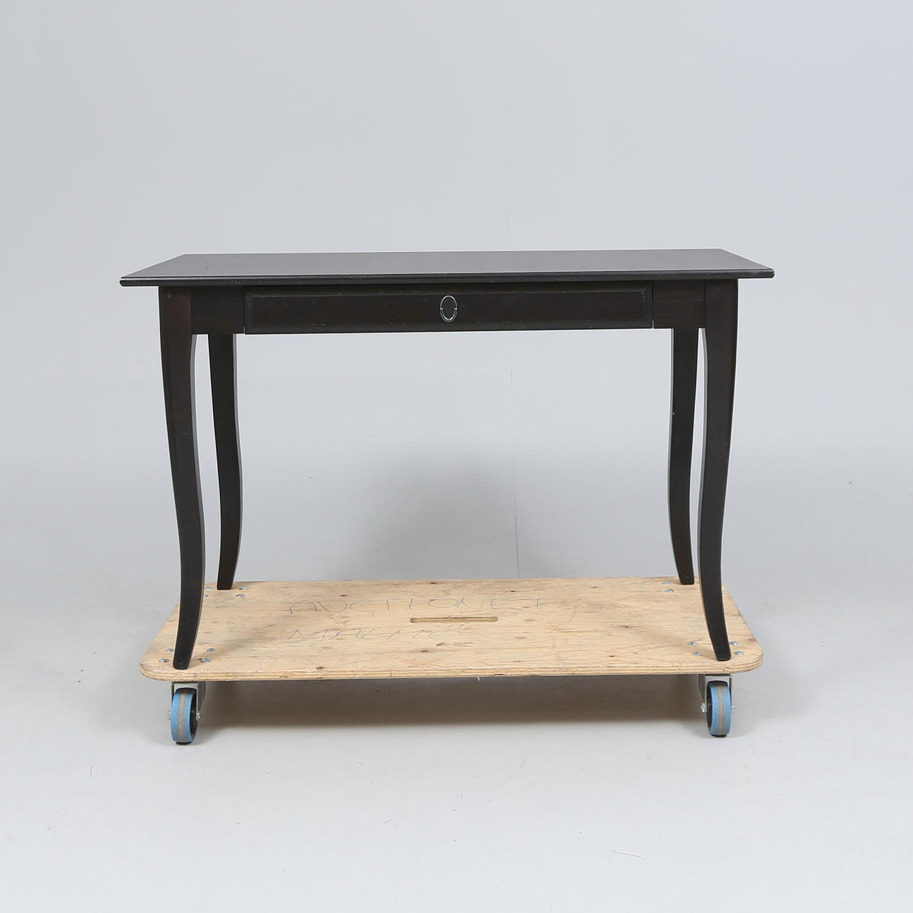 UN ESCRITORIO, «Leksvik», Ikea.