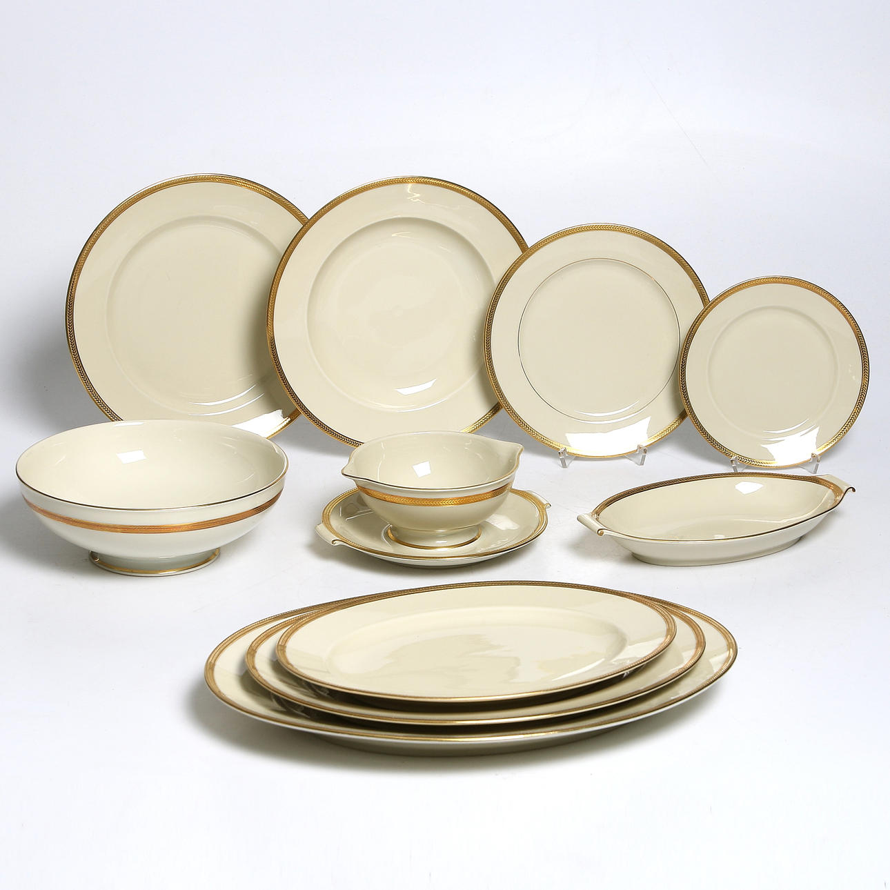 MATSERVIS, 67 delar, porslin, "Aida", Rosenthal, Tyskland.