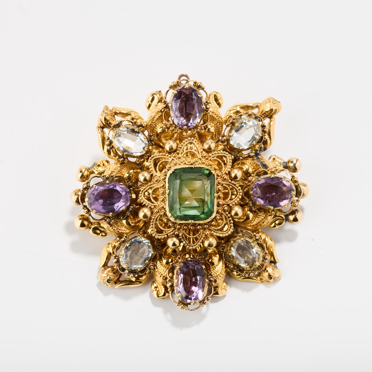 BROSCH, ca 18K guld med multifärgade stenar, 1820/30-tal.