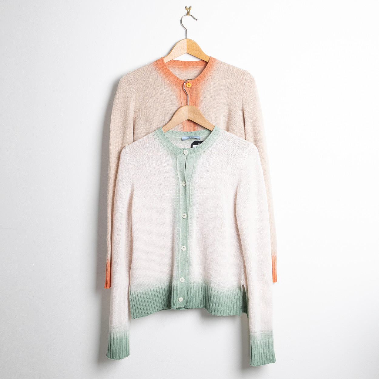 PRADA, to cardigans, uld & cashmere, årgang 2011 (2).