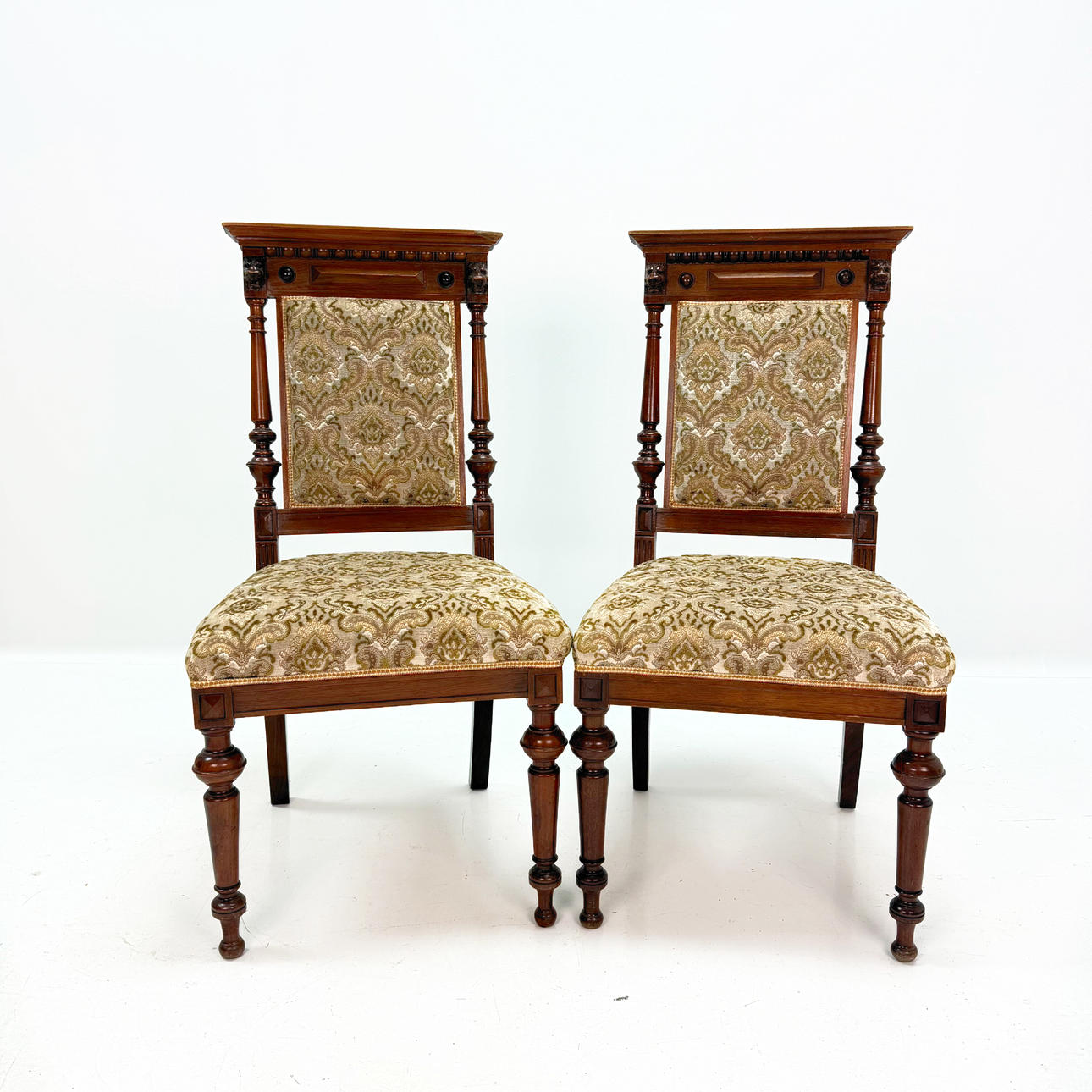 Two late 19th century Neo-Renaissance chairs. Furniture - Armchairs ...