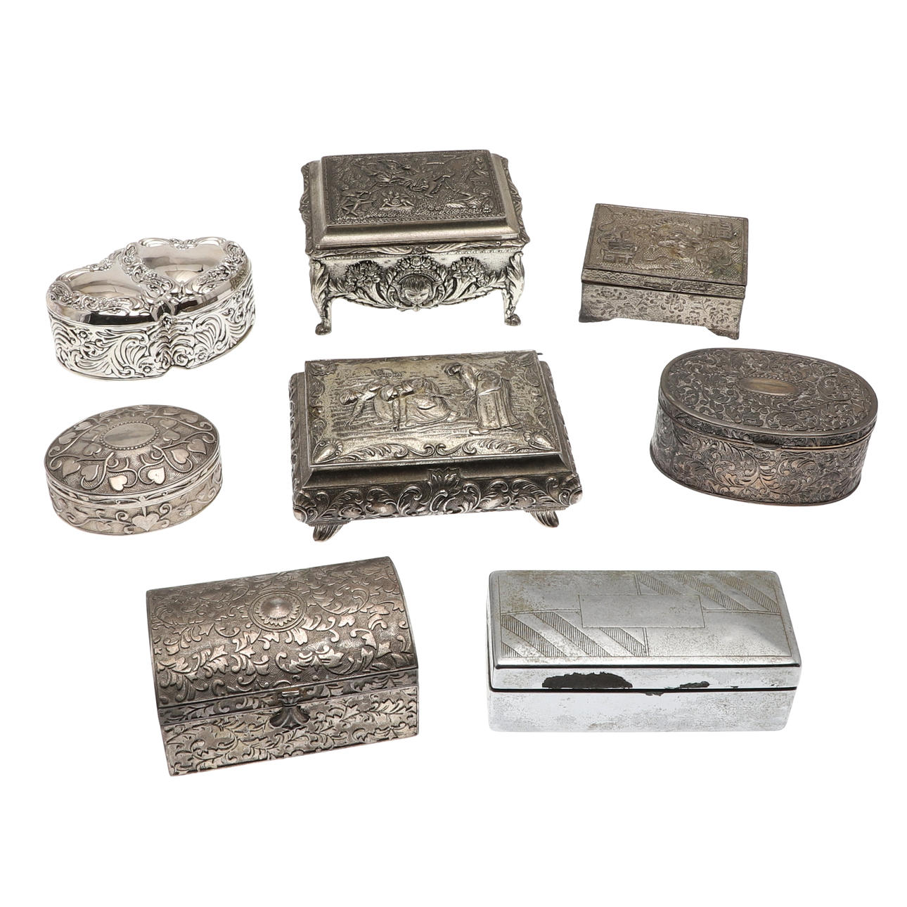 A SMALL QUANTITY OF SILVER PLATE.