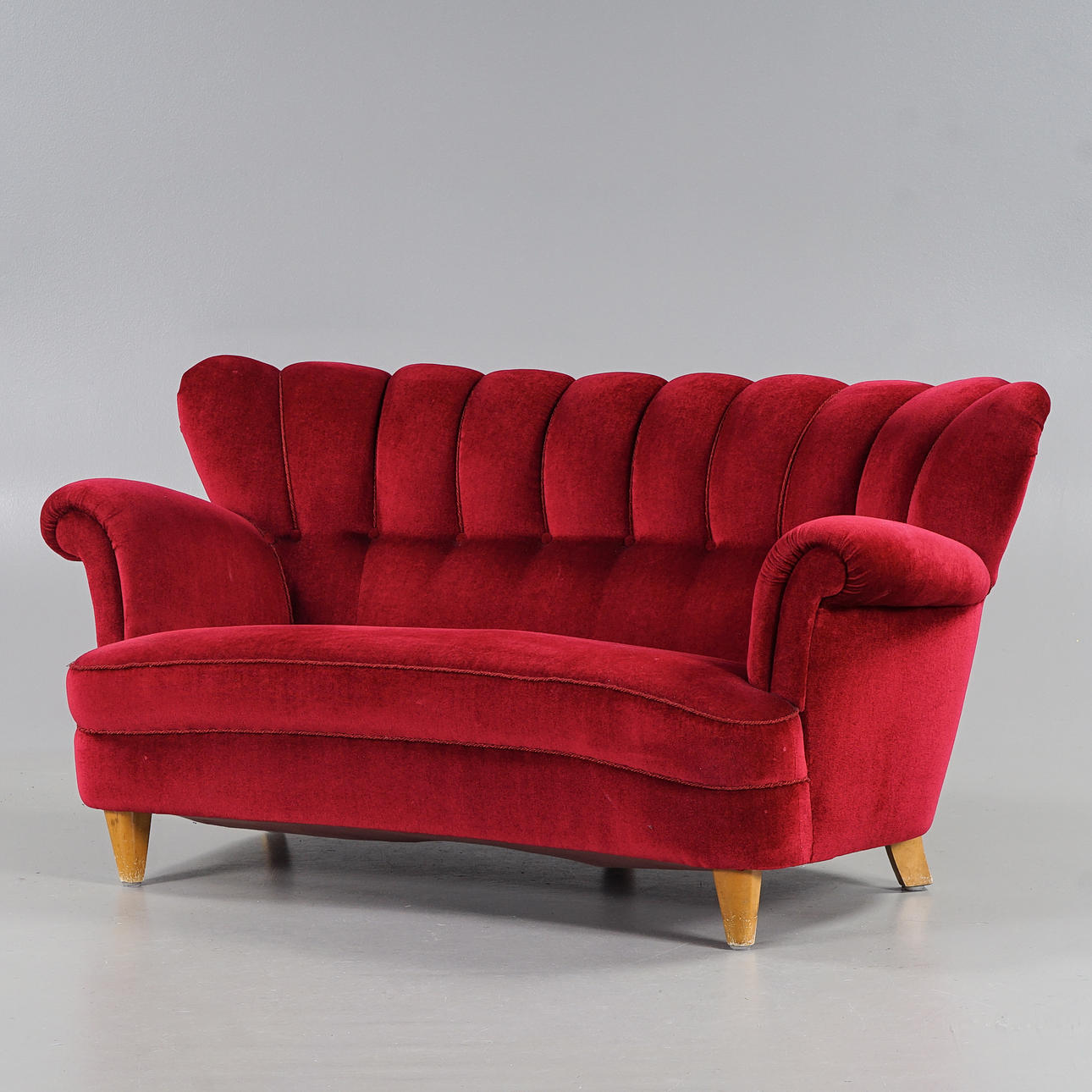 SOFFA Swedish Modern, röd plyschklädsel, 1940/50-tal. Möbler - Soffor ...