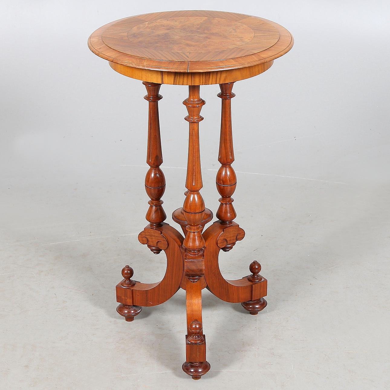 PELARBORD, renässansstil, 1900-talets första del.