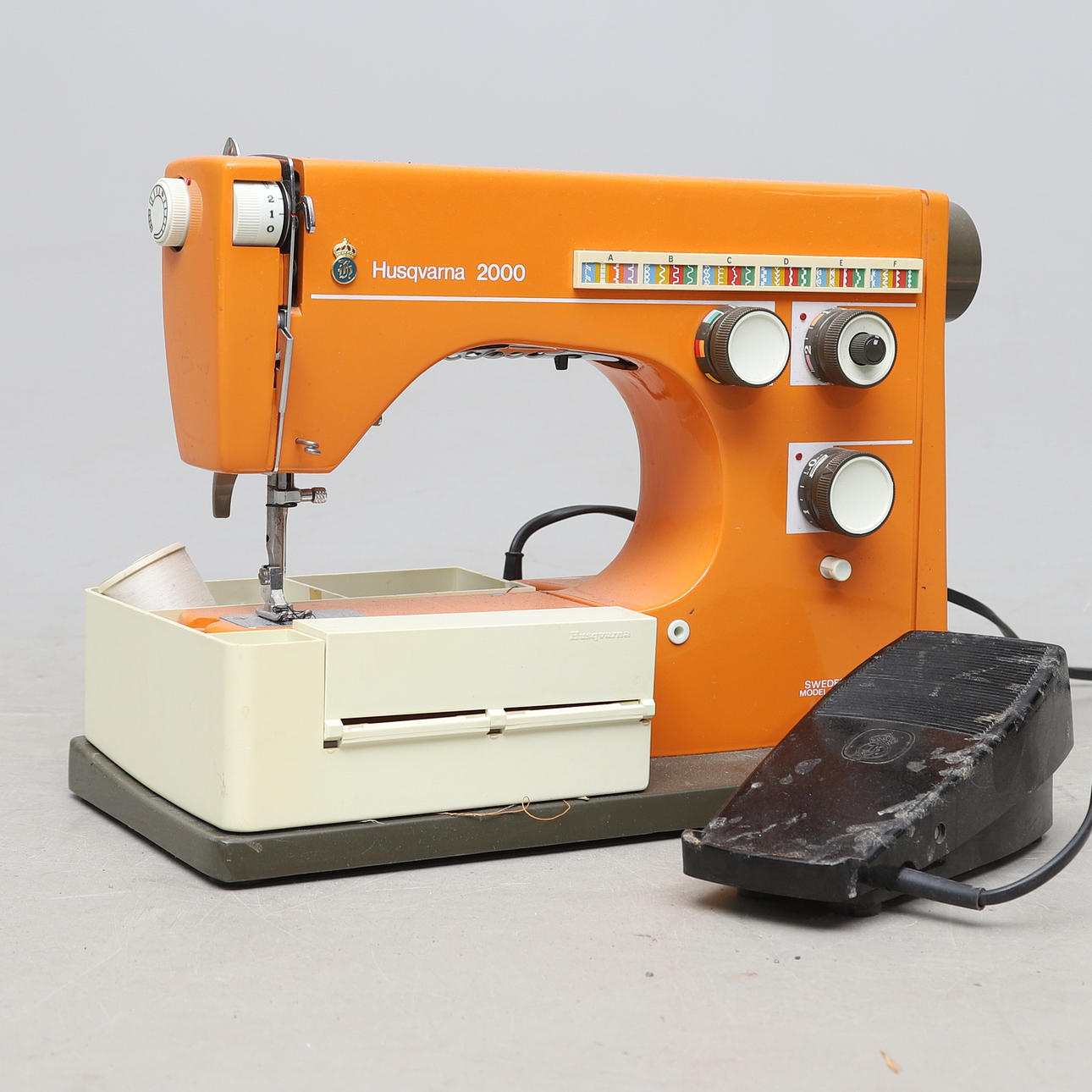 OMPELUKONE, Husqvarna 2000, malli 6430, Ruotsi.