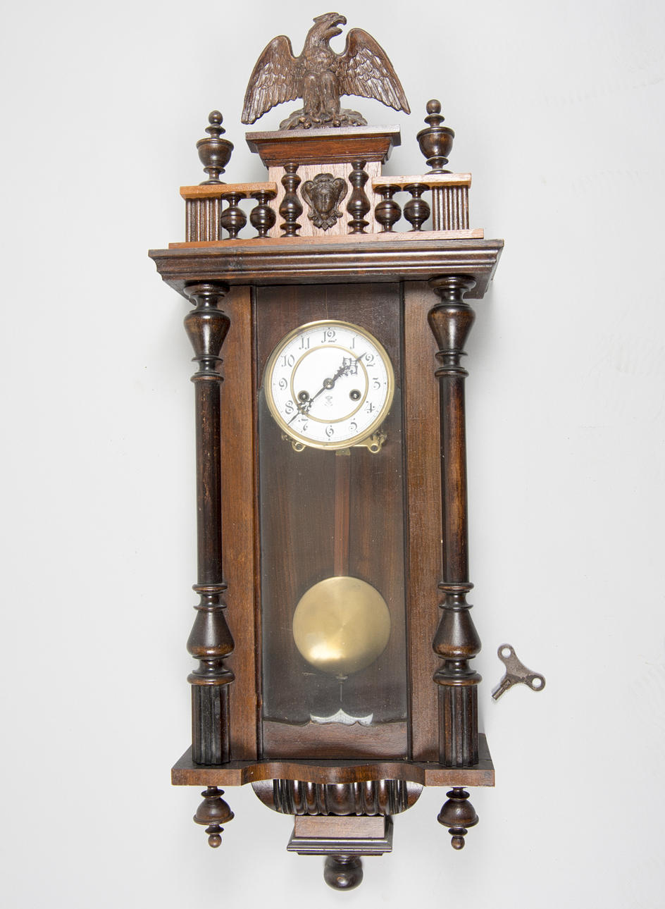 VÄGGUR, mahogny, nyrenässans, Gustav Becker.