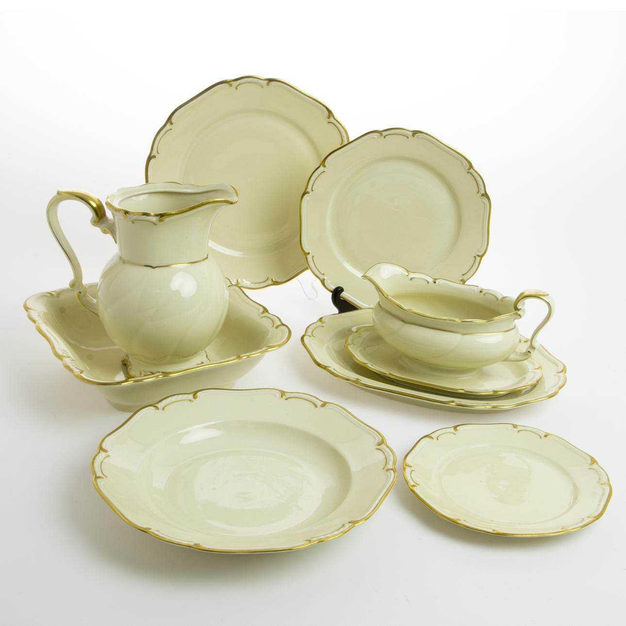 MATSERVIS, 57 delar, förgylld bård, Bavaria.