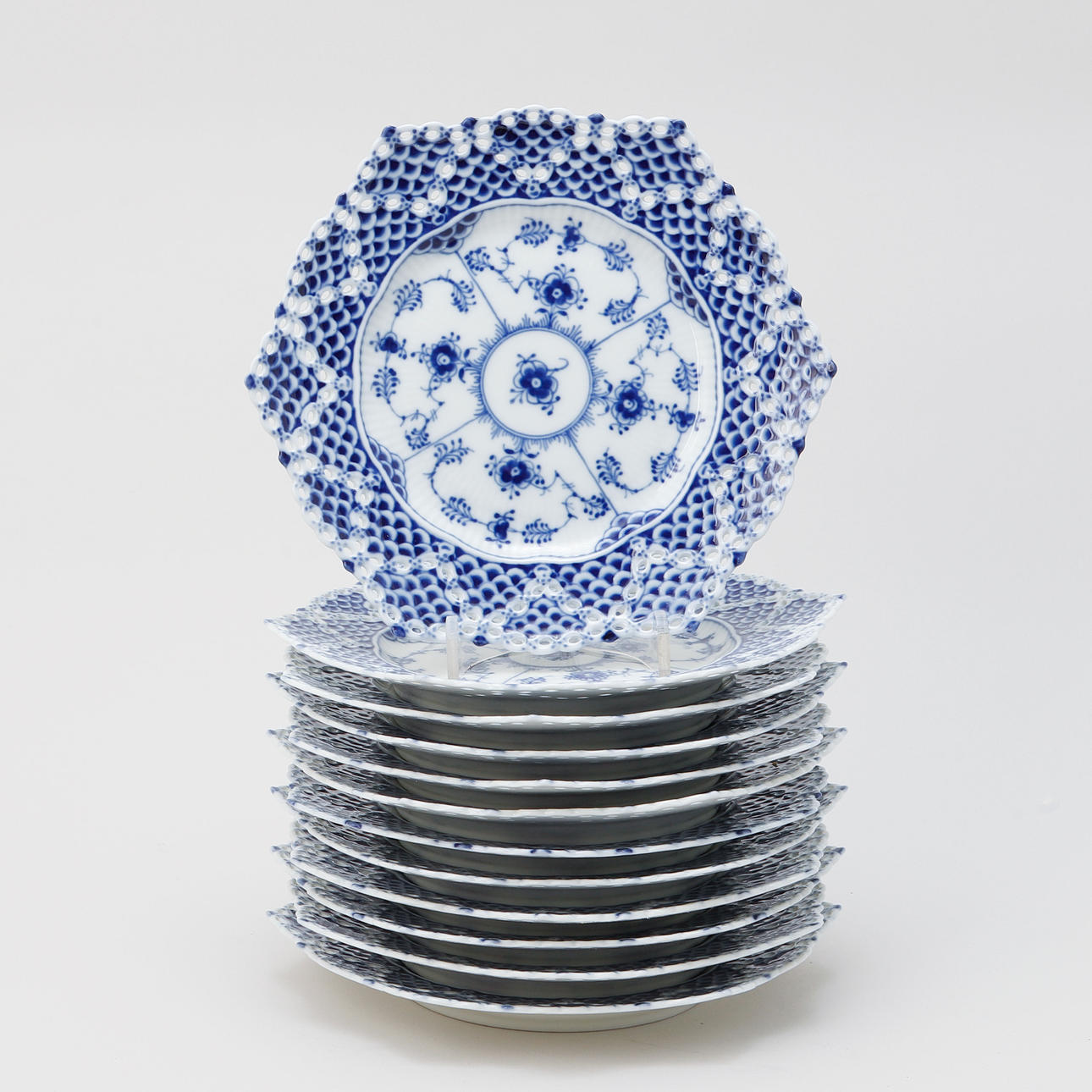 ASSIETTER, 12 st, "Musselmalet", Royal Copenhagen.