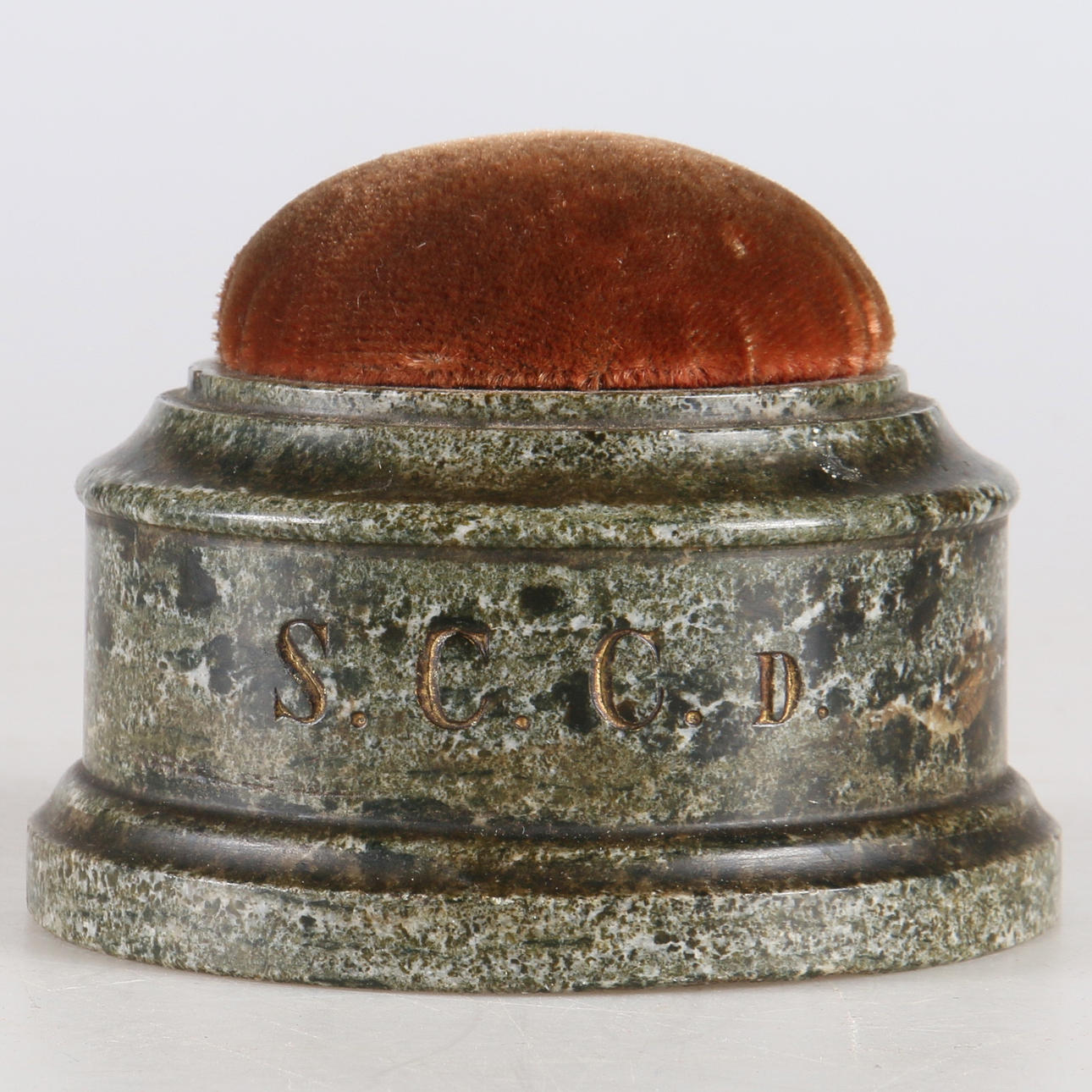 NÅLDYNA, marmor, 1800-tal.