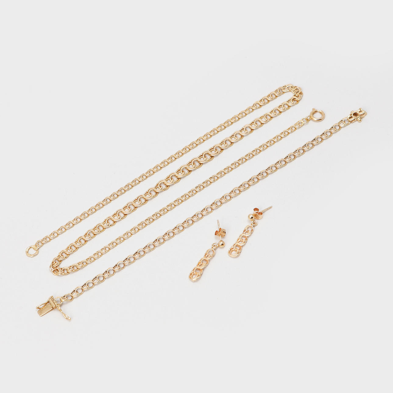 SMYCKEGARNITYR, 3 delar, 18k guld, vikt ca 16 gram.