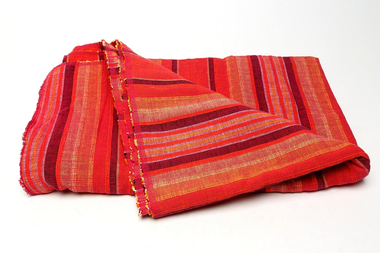 TEXTILE, 230 x 149 cm.