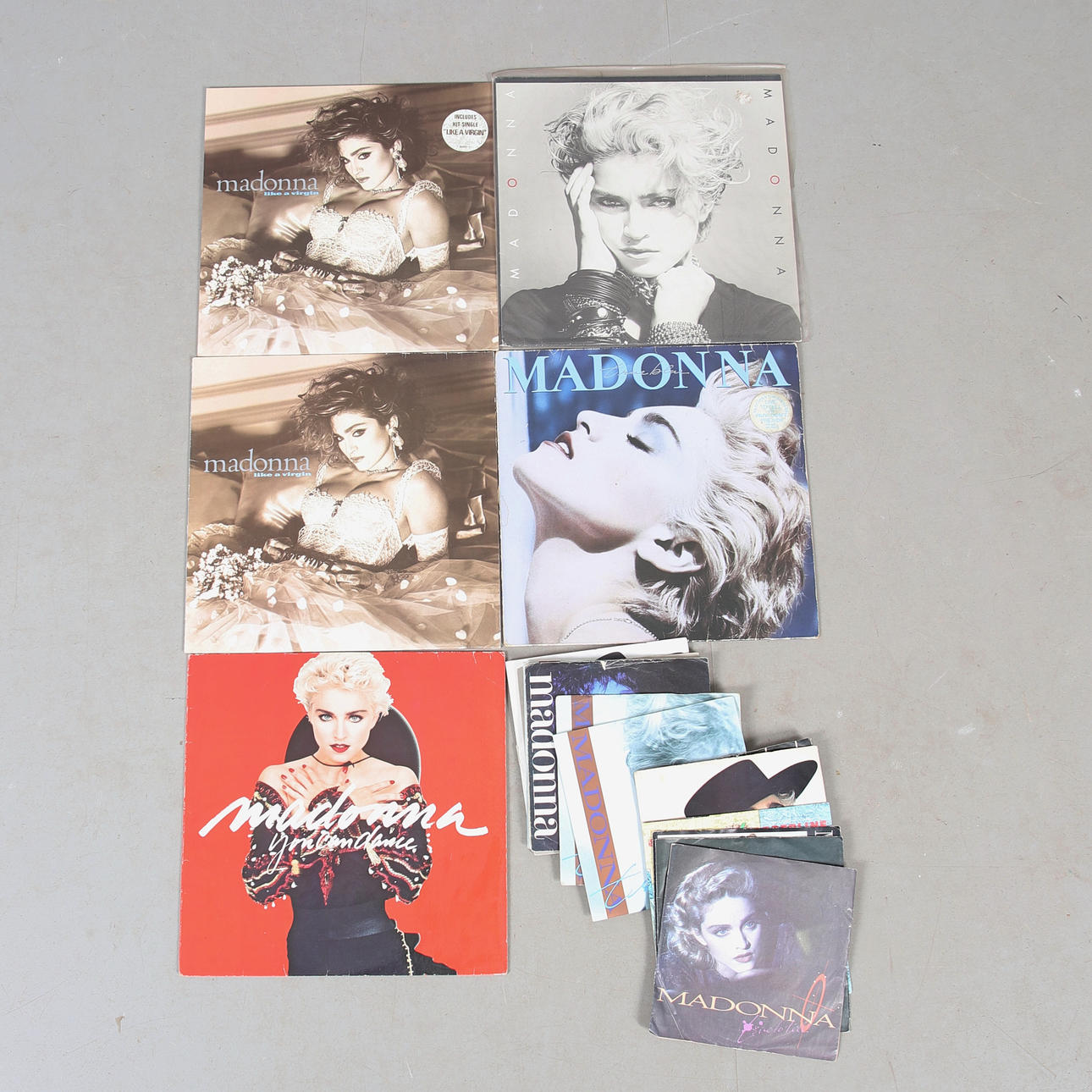 UNA COLECCIÓN DE DISCOS DE VINILO DE MADONNA.