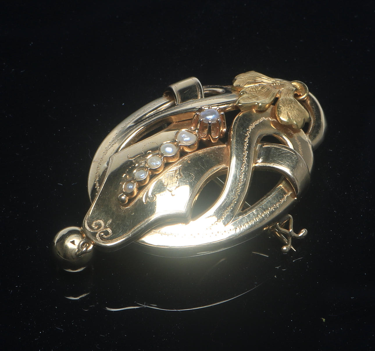 BROSCH, guld, 18 K, vikt 7,18 gram.