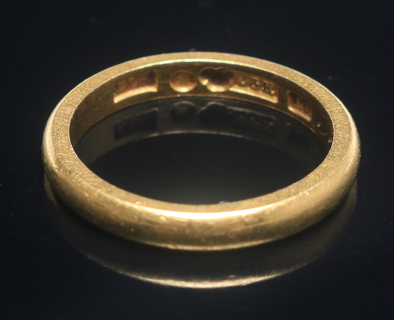 RING, guld, 23 K, vikt 4,89 gram.