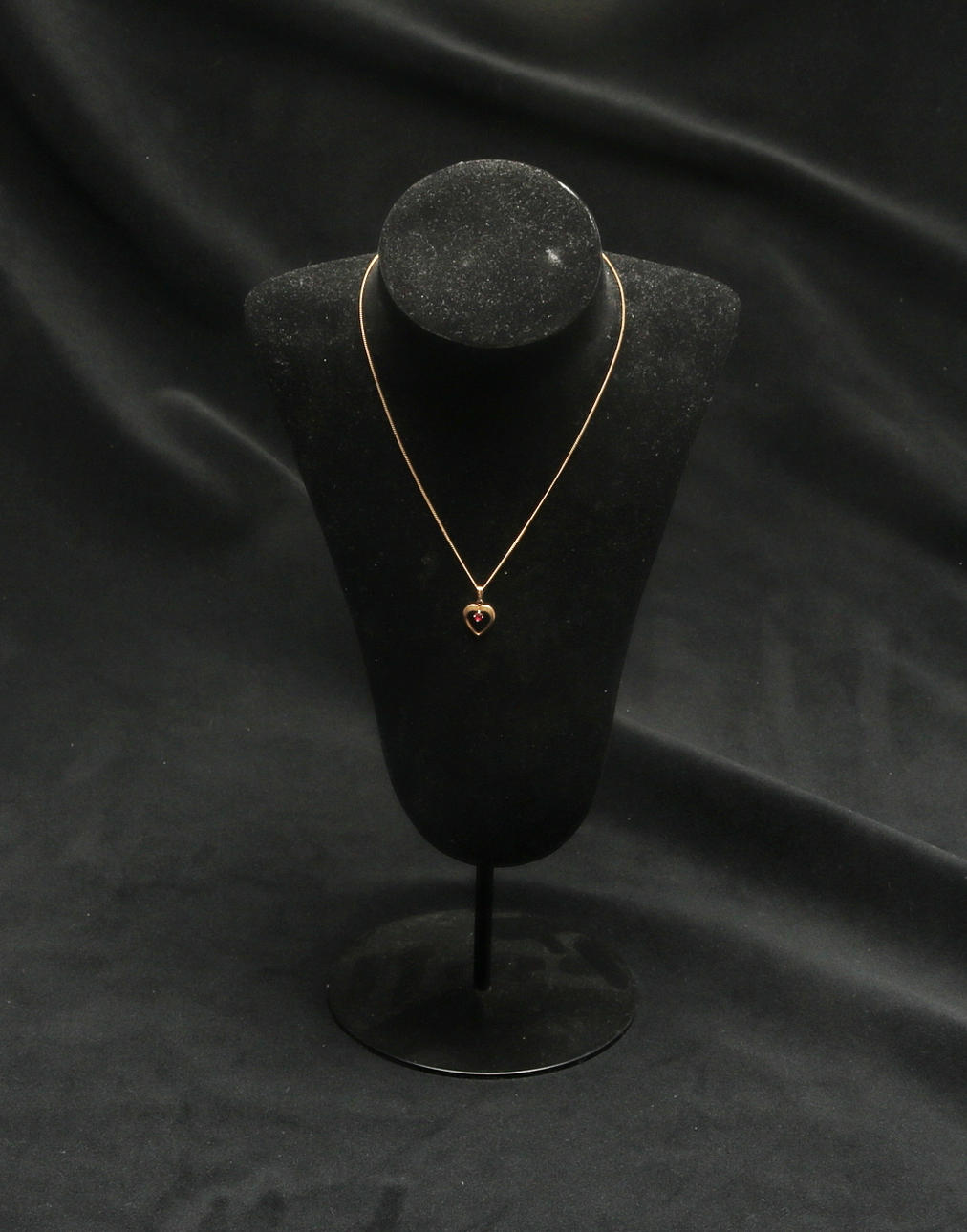 HALSBAND med hänge, guld, 18 K, vikt, 2,32 gram.