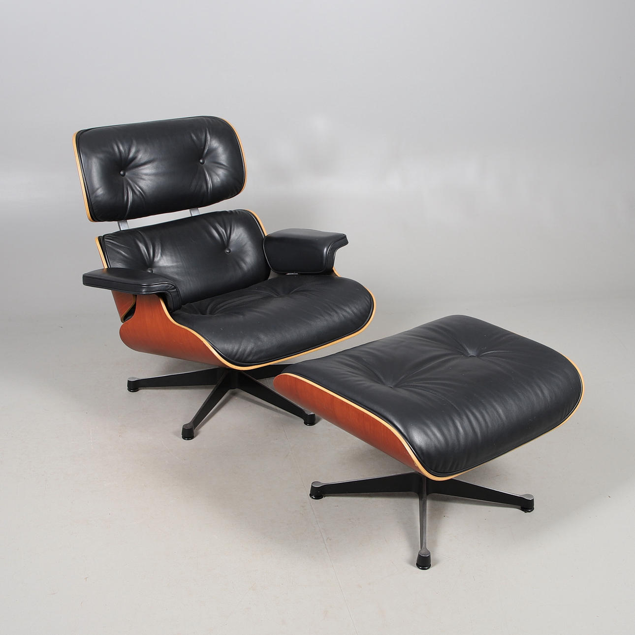 CHARLES & RAY EAMES - VITRA LEATHER LOUNGE CHAIR & OTTOMAN.