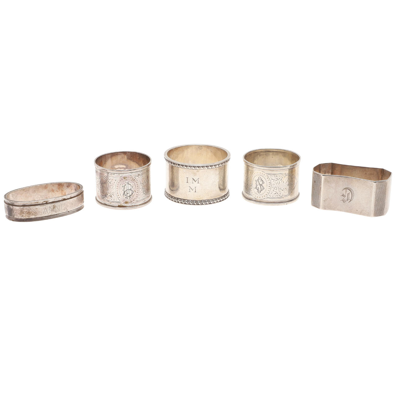 FEM SØLV SERVIETRINGE.