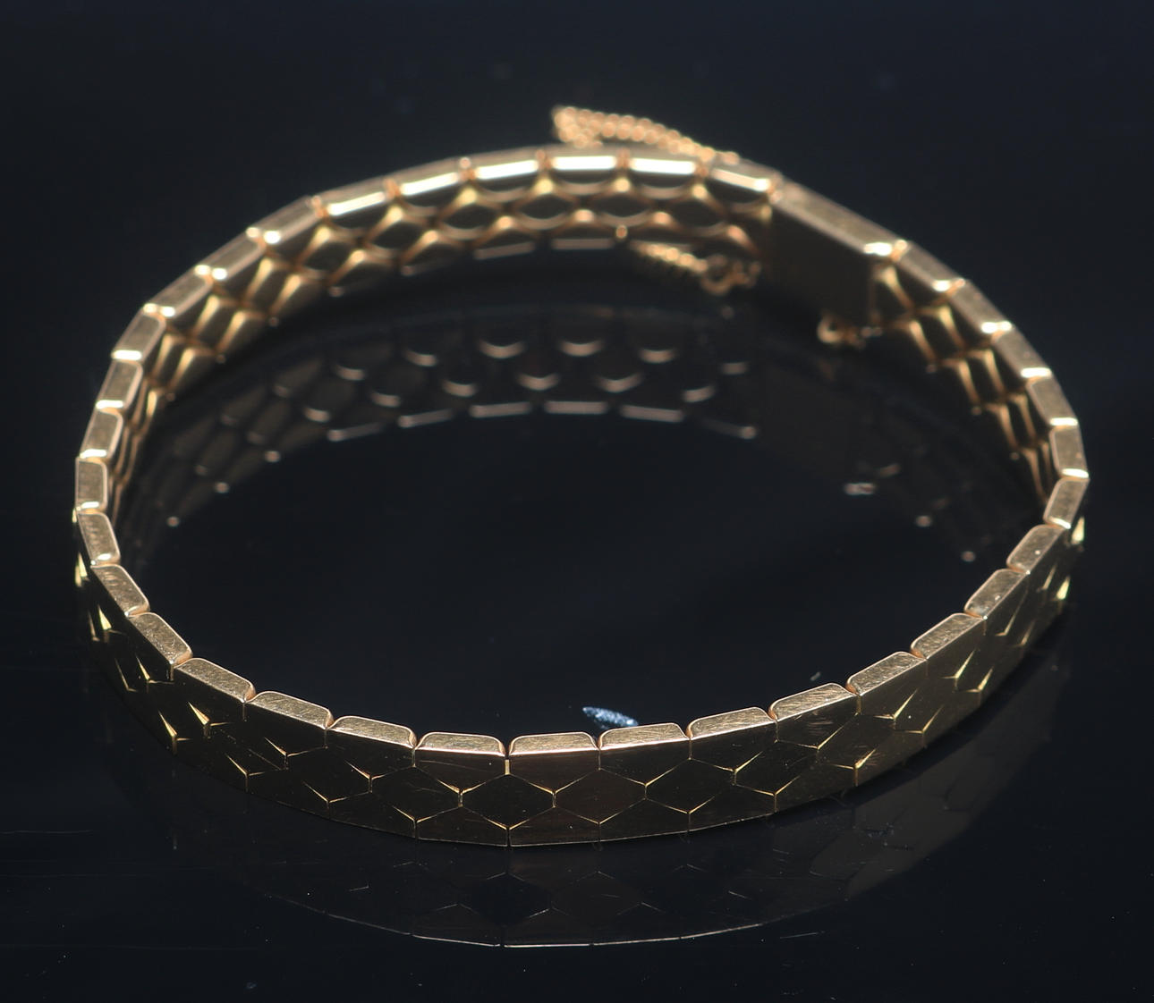 ARMBAND, guld 14 K,vikt 25,61 gram.
