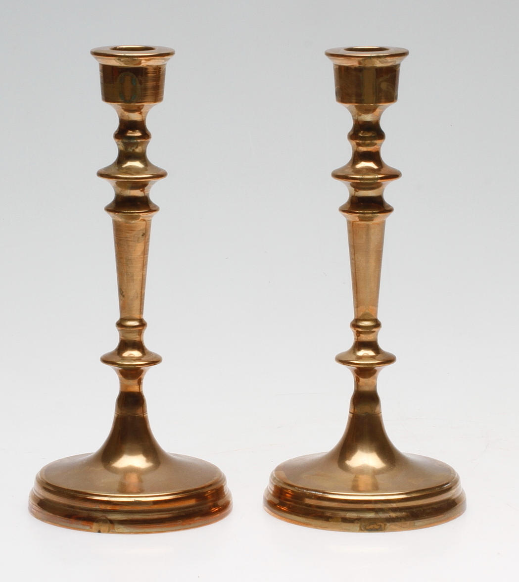 LJUSSTAKAR, ett par, malm, Oscarsgruvan, Bersbo 1979.