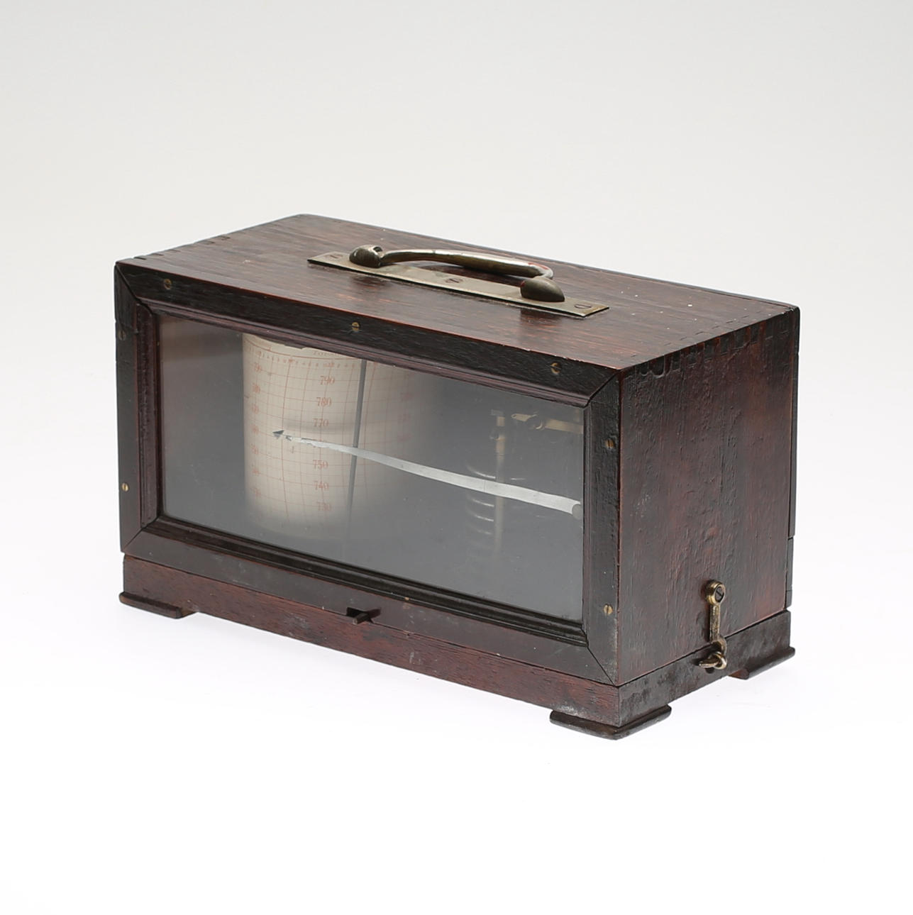 SEISMOGRAF, Paris, 1900-talets början.