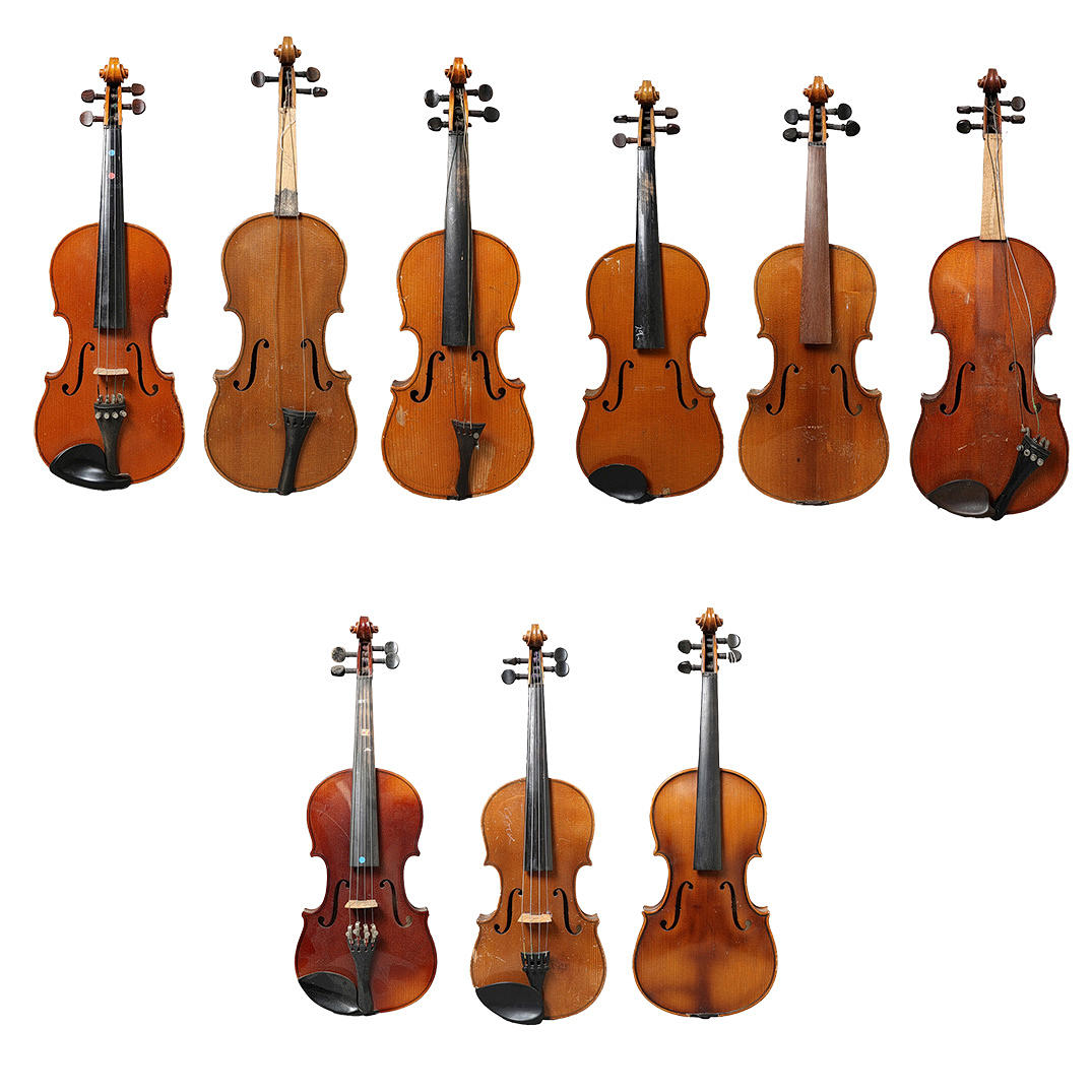 TEN VIOLINS (10). Collectables - Musical instruments - Auctionet