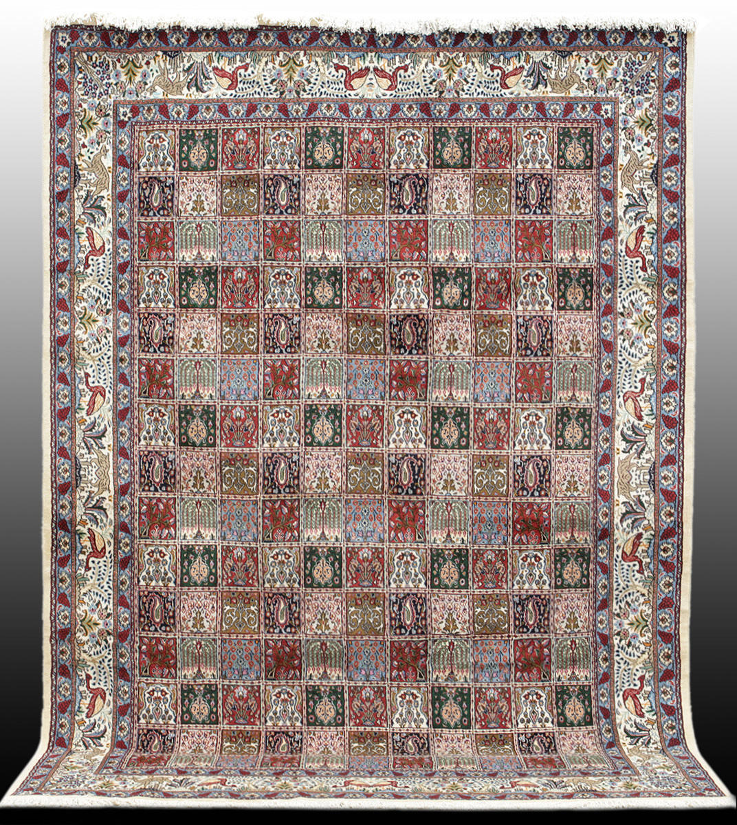 MATTA, persisk, figural moud, trädgårdsmönstrad, 350 x 250 cm.