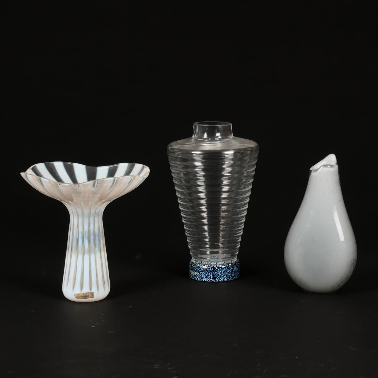 VASER, 3 st, glas, bla Bengt Orup.