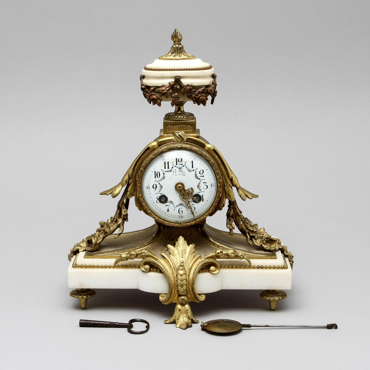 BORDSPENDYL, Louis XVI-stil, Frankrike, 1800-talets slut.