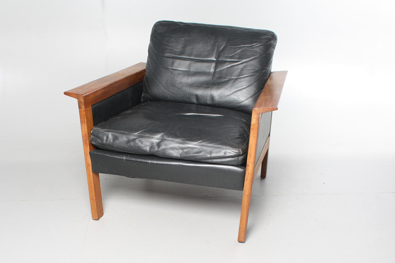 KARMFÅTÖLJ, läder, 1950/60-tal.