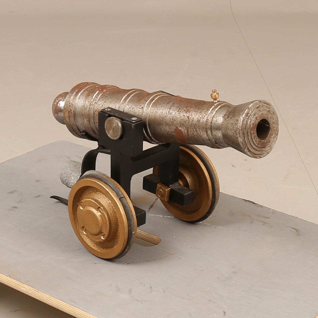 Salutkanon af jern, 20. århundrede.