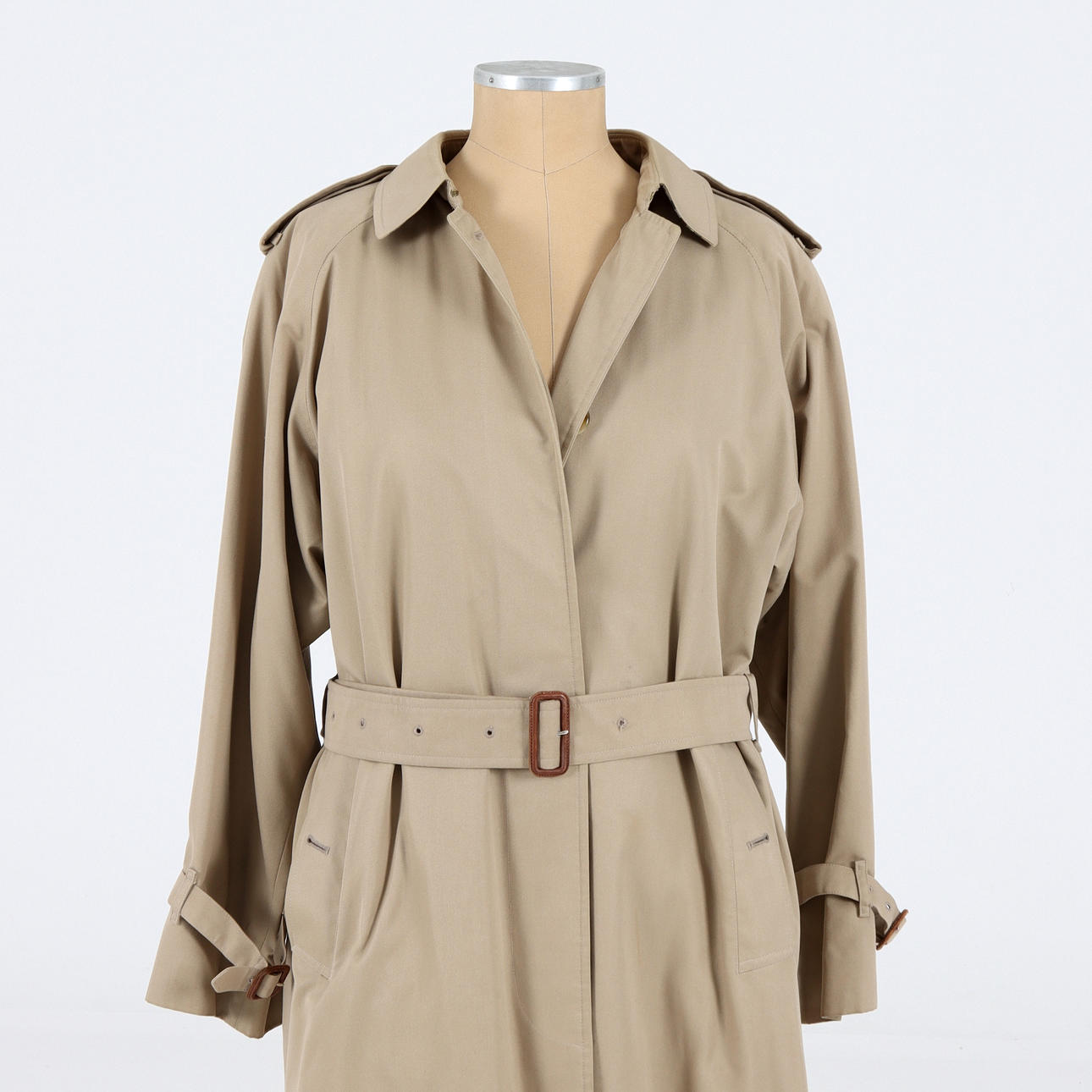 BURBERRYS. Trench coat with removable lining, size approx. 40.
