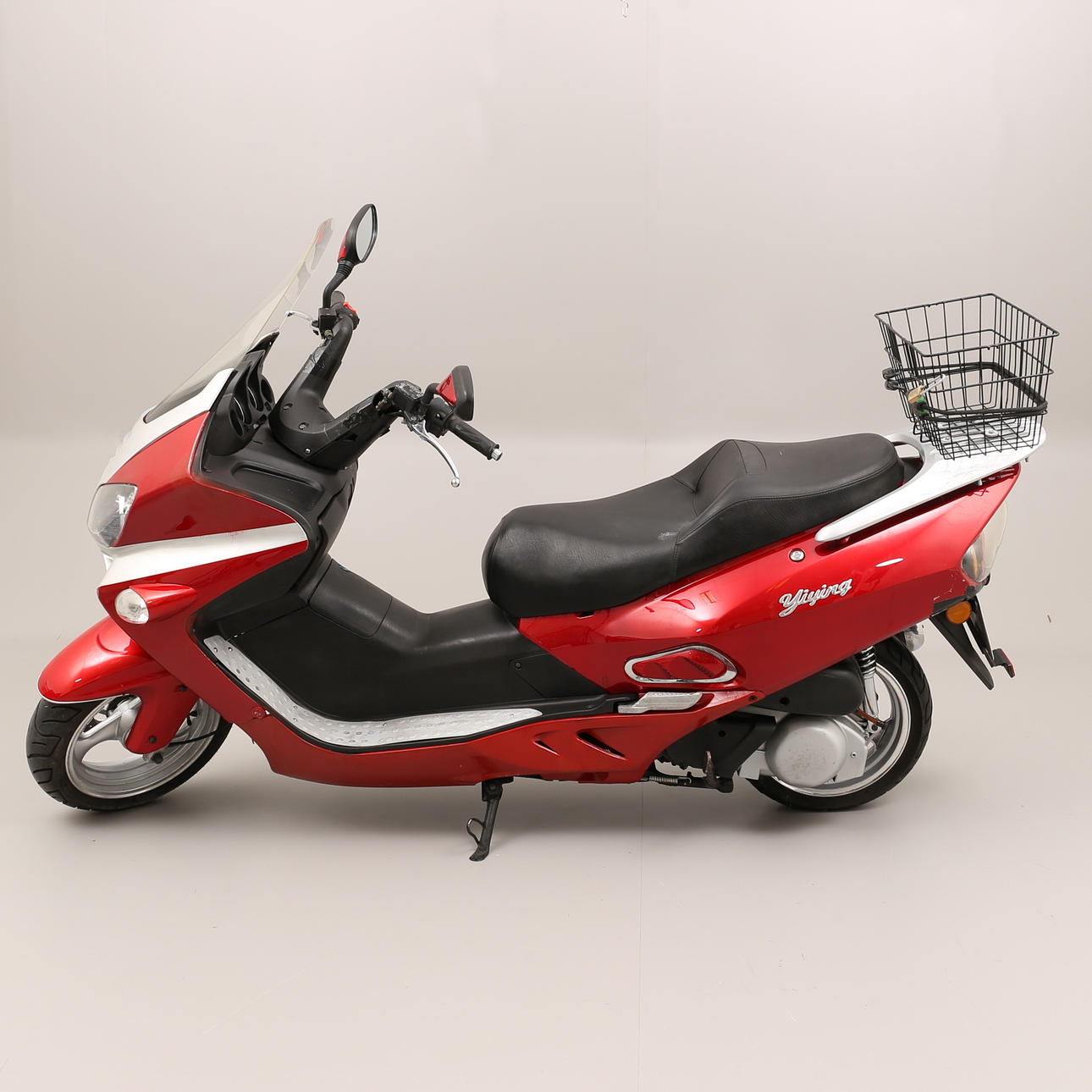 MOTORCYKEL, Yiying, regnr CHH 643.