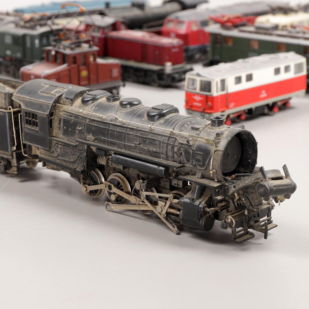 A model railway, 12 locomotives, second half of the 20th century. Toys ...