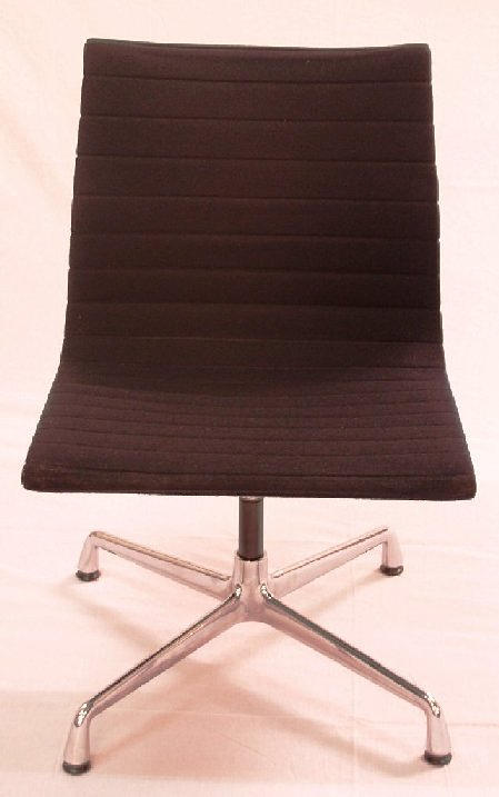 VITRA - ORDFÖRANDE - Eames EA 106.
