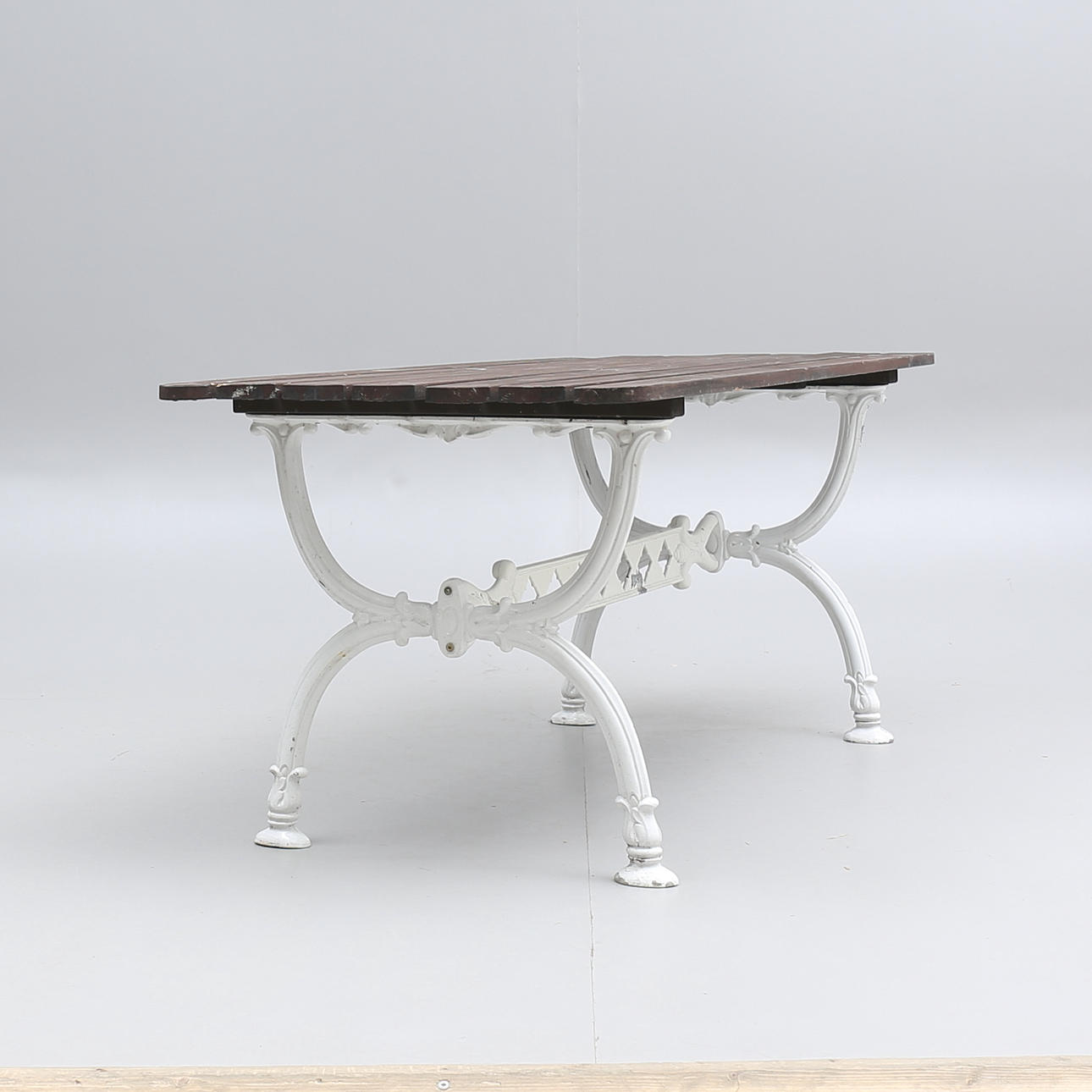 TRÄDGÅRDSBORD, aluminium samt trä, trol. Byarum, sent 1900-tal.