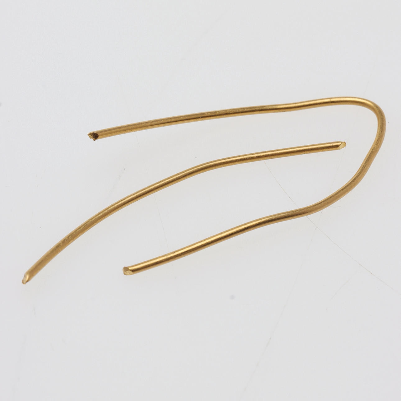 SCRAP GOLD, 18K gold, approx. 1,8 grams.