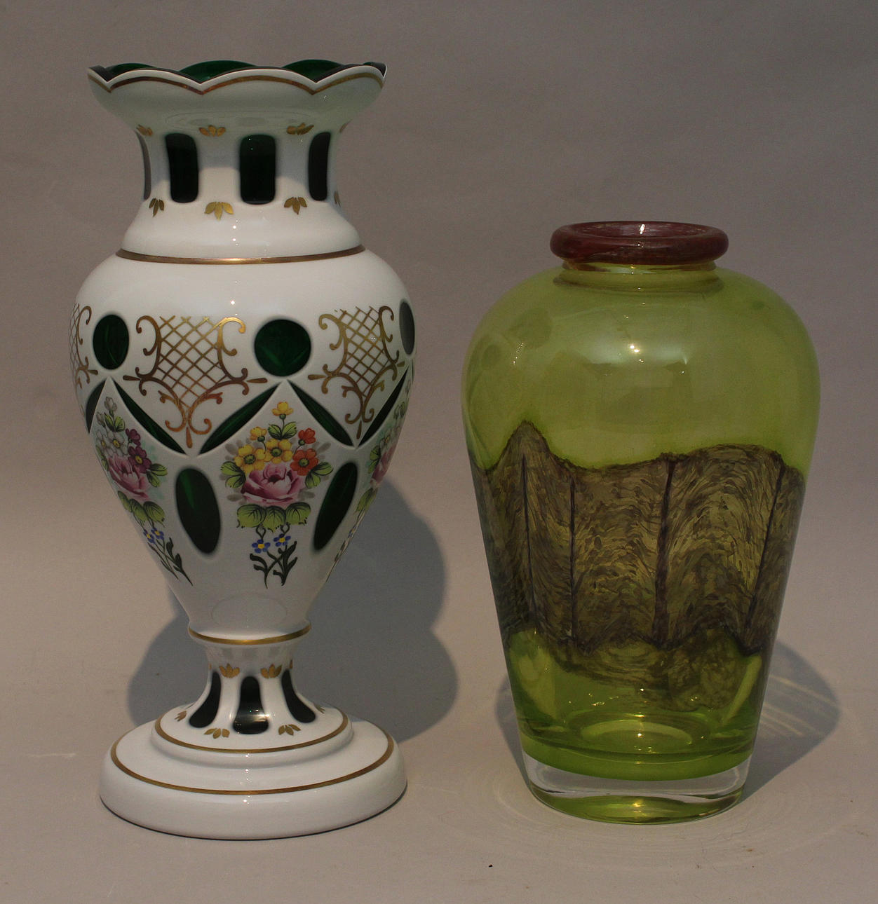 VASER, 2 stycken. Konstglas. Handmade in Czech Republic.