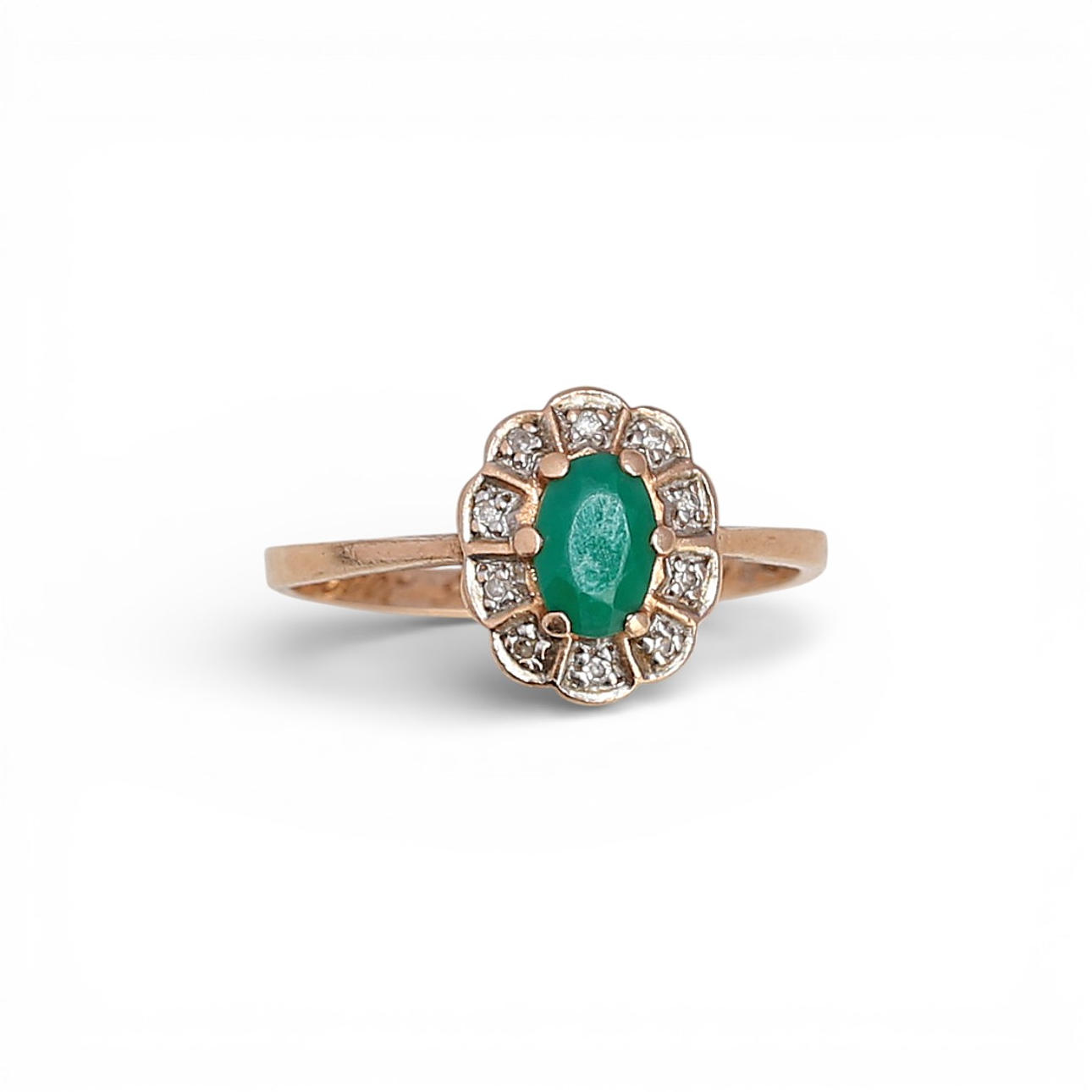 Chrysoprase and diamonds rosette ring.
