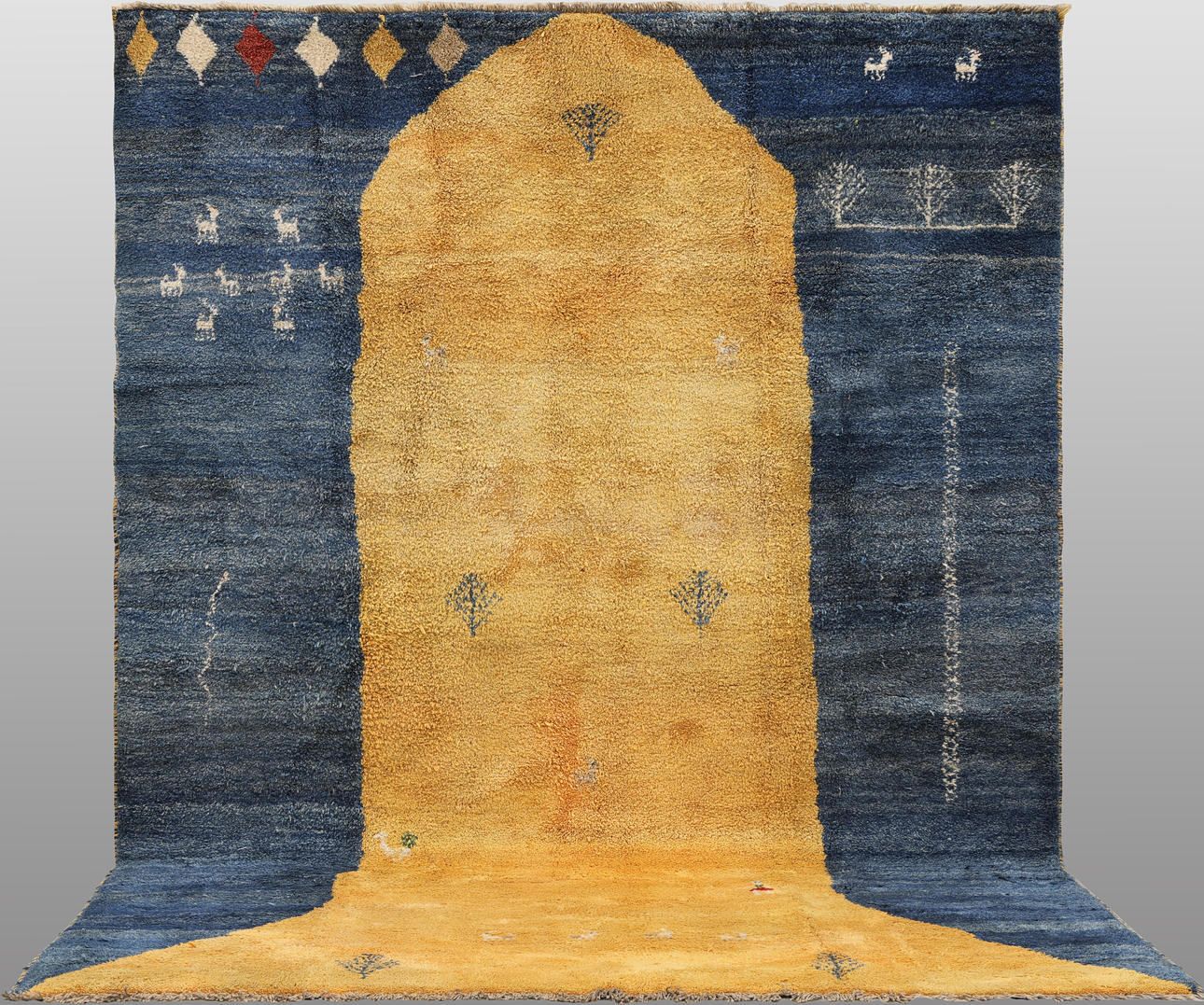 CARPET. Figural Gabbeh, 360 x 260 cm.