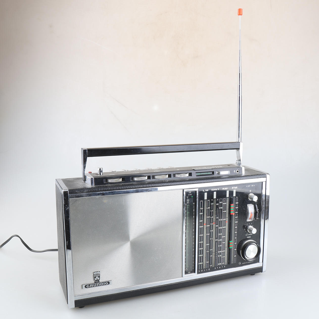 Panneau Supérieur Pour Radio Grundig Satellit 6001 – Vintage, Pour Pièces