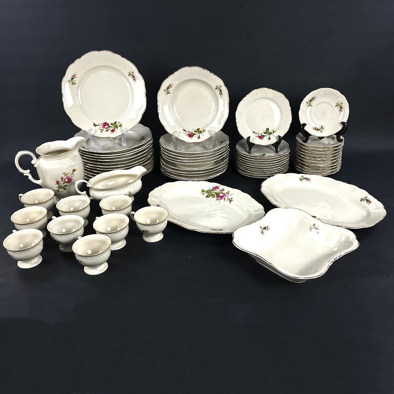 FOOD & COFFEE SET, 59-teilig. Porzellan, Pruszkow, Polen, 20. Jahrhundert. Keramik & Porzellan - Europäisch